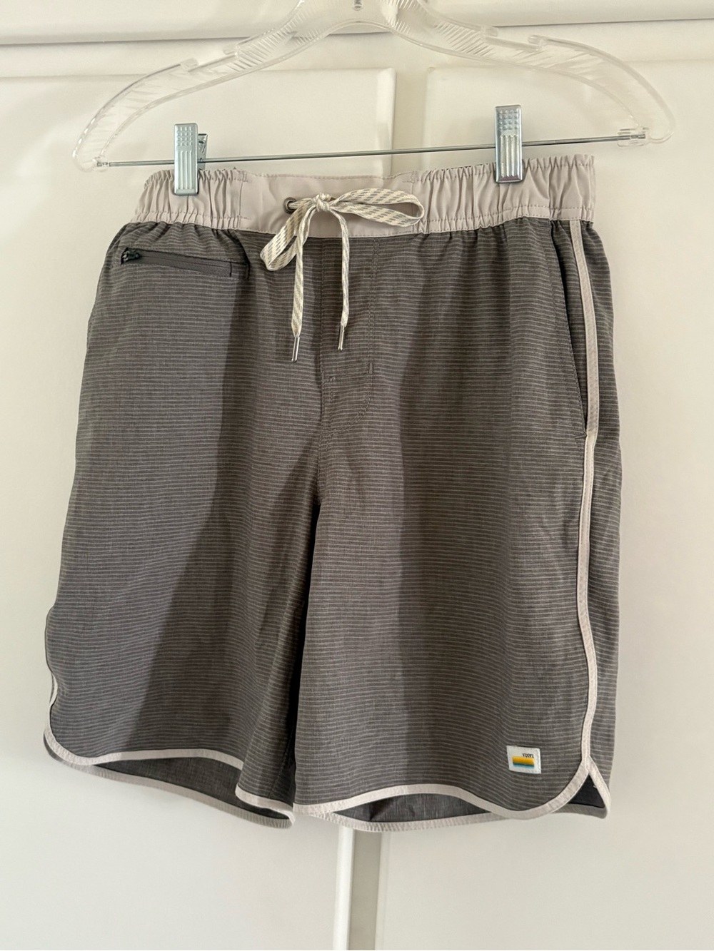Vuori Men’s Banks Shorts Grey Striped Athletic Shorts with Cream Trim